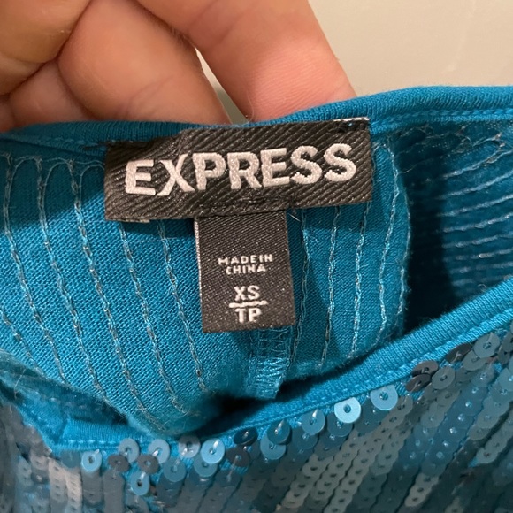 sequin crop tank - Picture 3 of 3